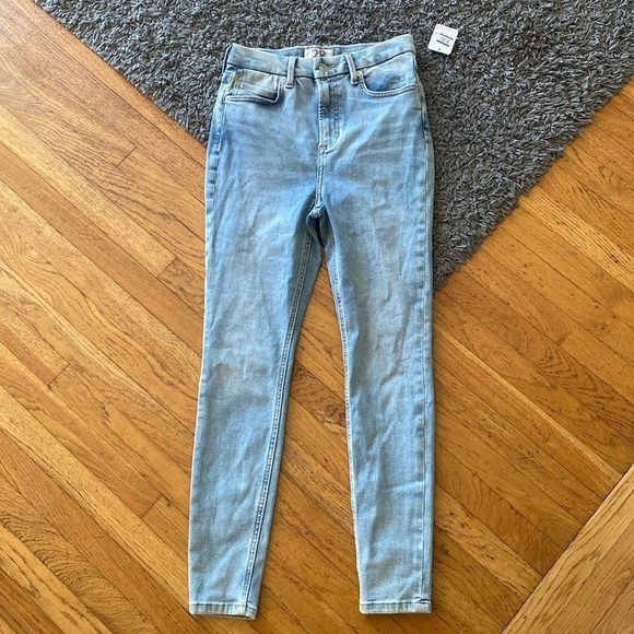 NWT Free People Light Blue Jeans Size 28 - Picture 1 of 12